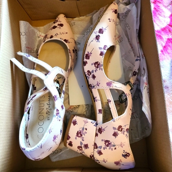 Modcloth Shoes - New Modcloth Floral Heels